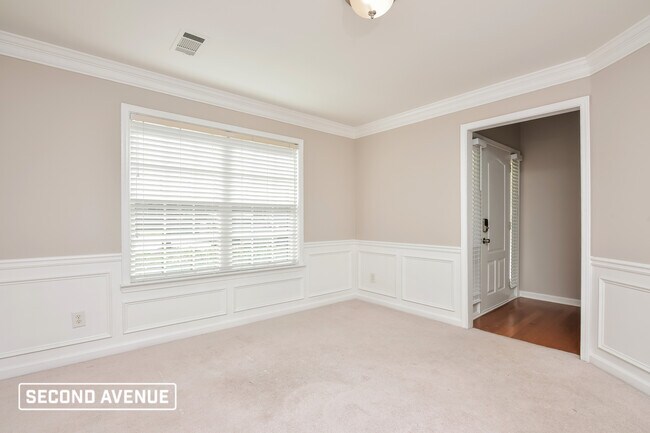 Building Photo - 3748 White Pine Rd