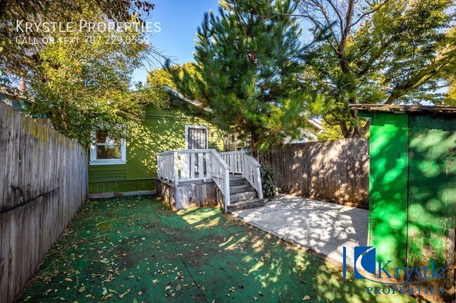 Building Photo - Cottage with yard and deck