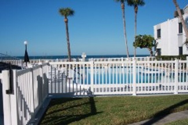 Building Photo - Venice, FL Rental on the Island Available ...