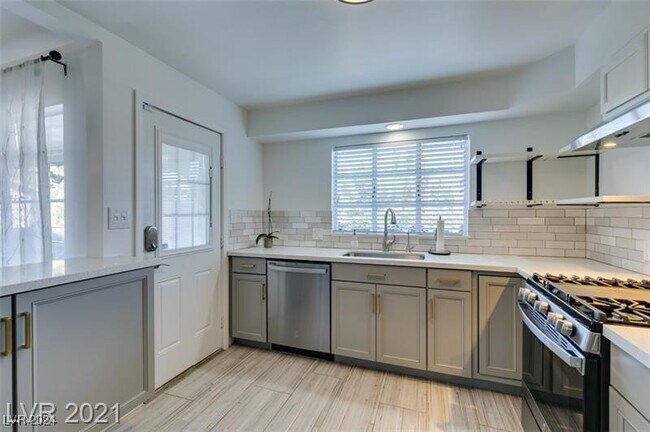 Building Photo - 1217 S 7th St