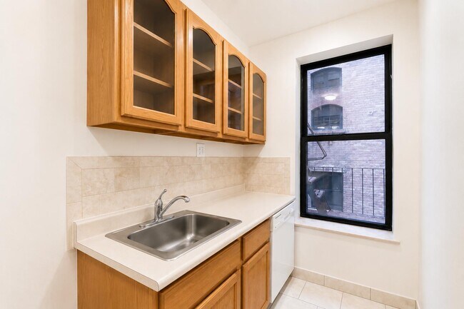 Floorplan - 3135 Broadway