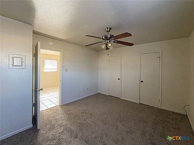 Building Photo - 602 Sunset Ln