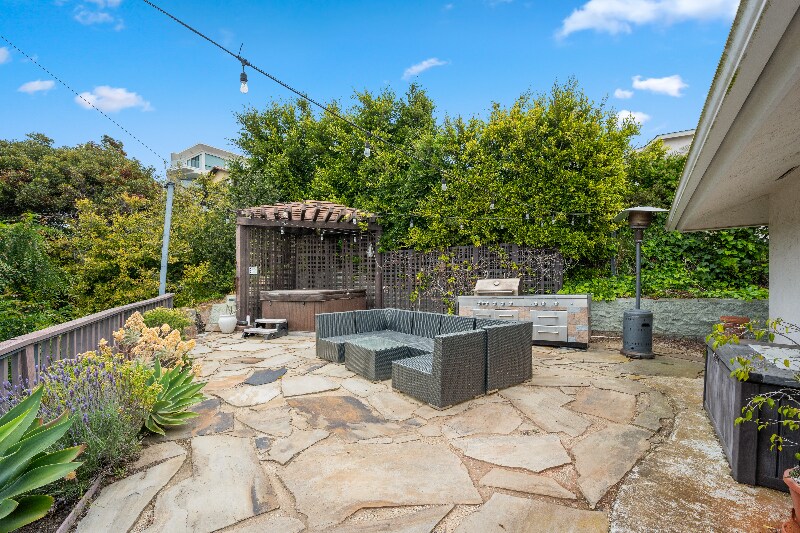 Building Photo - 5662 Ladybird Ln