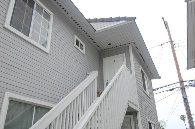 Building Photo - 142 W Marquita