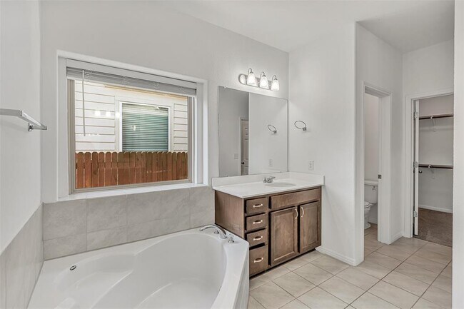 Building Photo - 620 Little Draw Ln