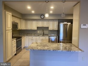 Building Photo - 33 Stonehenge Cir