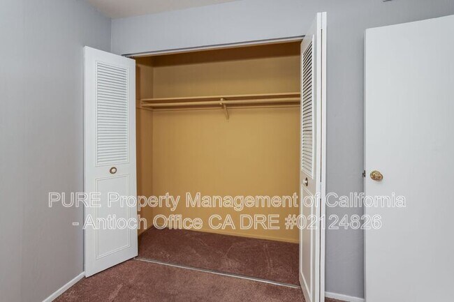 Building Photo - 2043 Sierra Rd