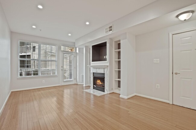 Building Photo - 2651 Park Tower Dr