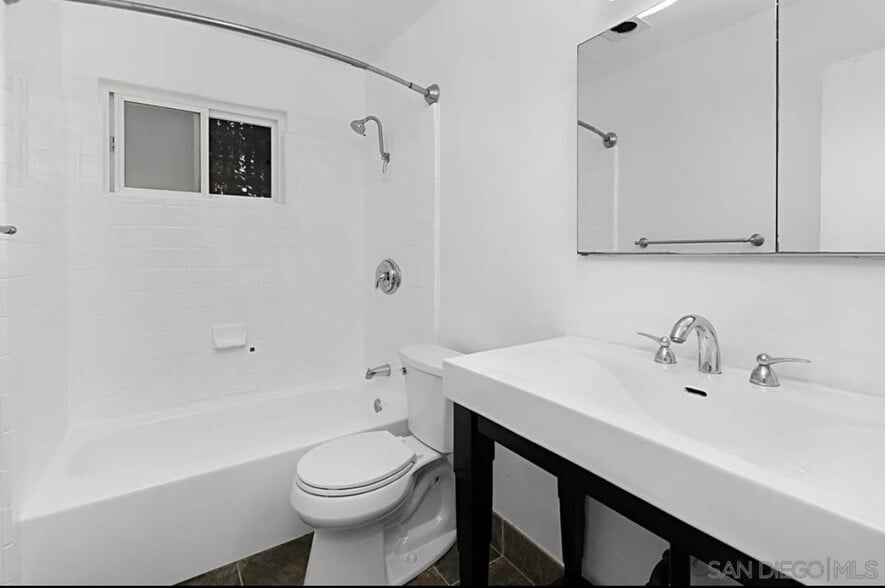 Building Photo - 4750 Noyes St