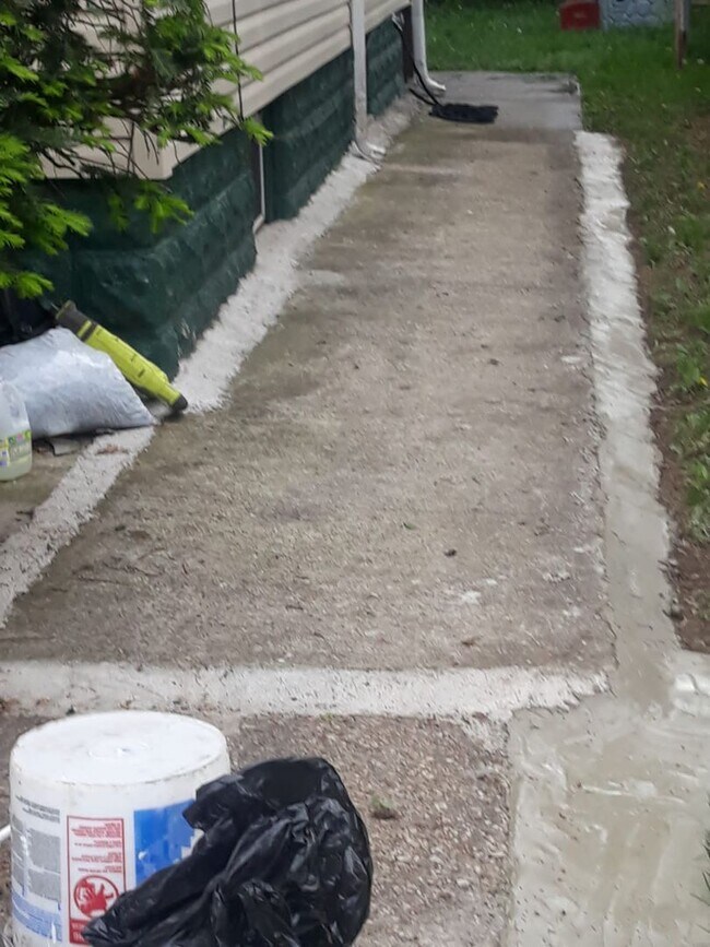 Building Photo - 24 Valley St