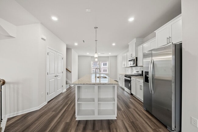 Building Photo - Convenient New Construction Townhome in Durham - Easy commute to RTP, Brier Creek, Airport