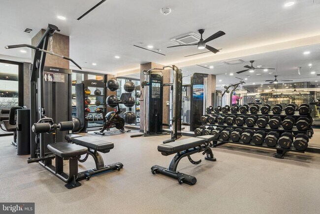 Building Photo - 255 W Falls Station Blvd