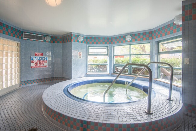 Building Photo - 3 Bayside Village Pl