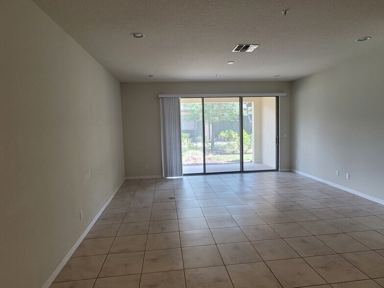 Building Photo - 724 Virtuoso Ln