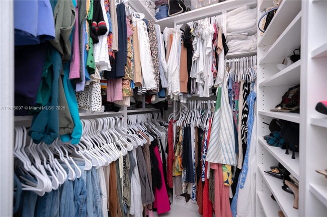 Building Photo - 10875 SW 112nd Ave