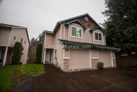 Building Photo - Luxury Three Bedroom, Three Bath Townhouse with Attached Garage