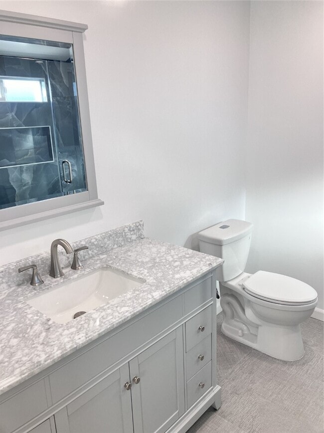 Building Photo - 9022 Hyde Park Dr