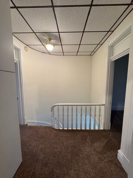 Building Photo - 609 Main St