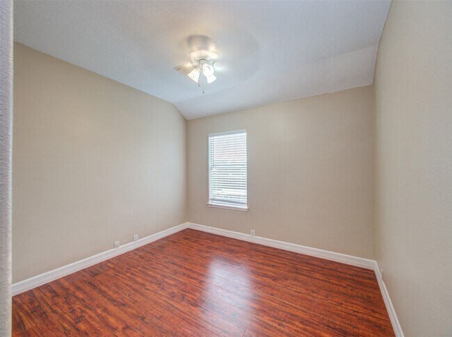 Building Photo - 419 Thorpe Springs Dr