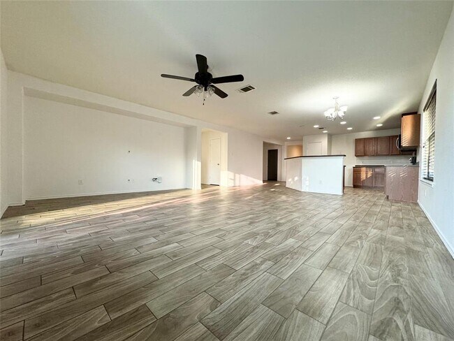 Building Photo - 1152 Hyde Park Dr