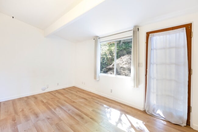 Building Photo - 2924 Arriba Way