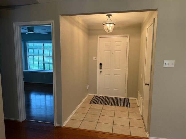 Building Photo - 9703 Willers Way