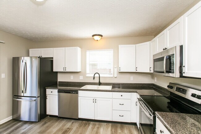 Building Photo - 6642 Pasco Ln