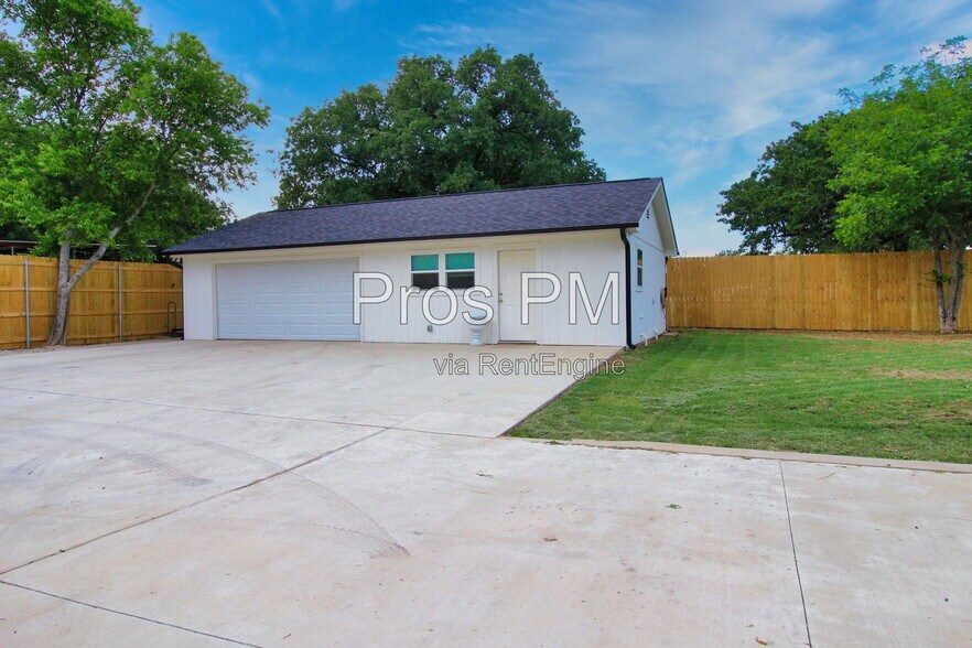 Building Photo - 106 Joyce Dr