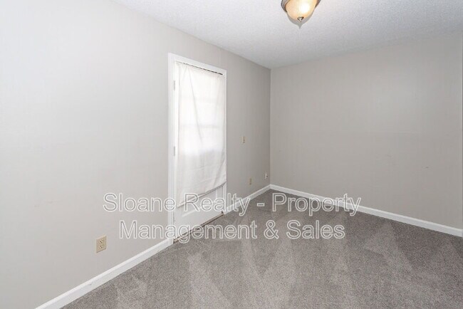 Building Photo - 40 Meander Row