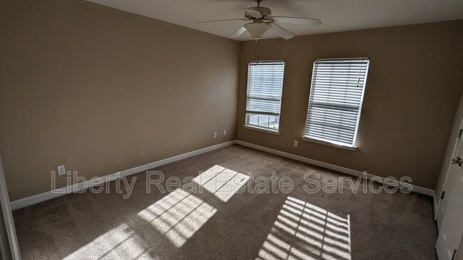 Building Photo - 827 Terrell Dr