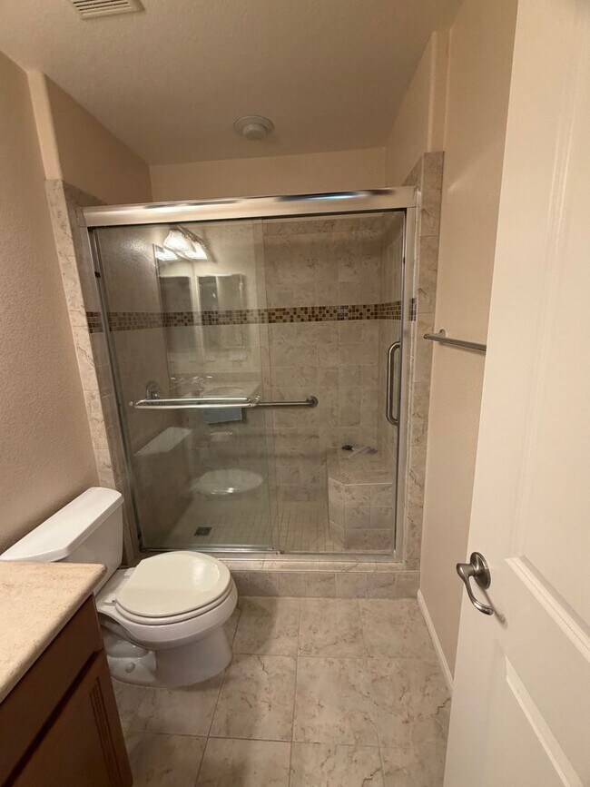 Building Photo - Stunning 2-Bedroom Townhome! Garage! AC!