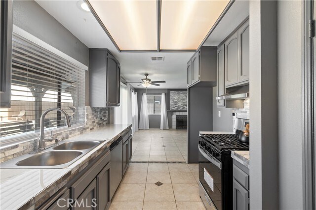Building Photo - 43865 Carefree Ct