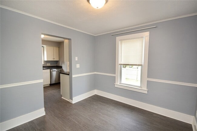 Building Photo - 144 Parce Ave