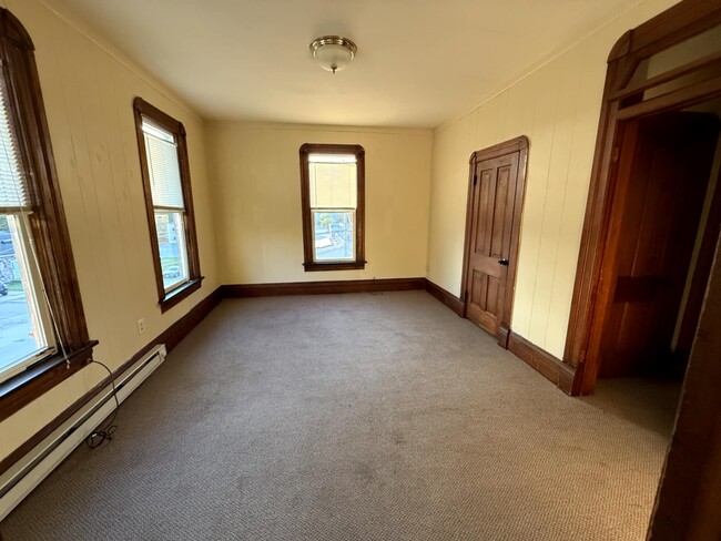 Building Photo - 500 N Main St