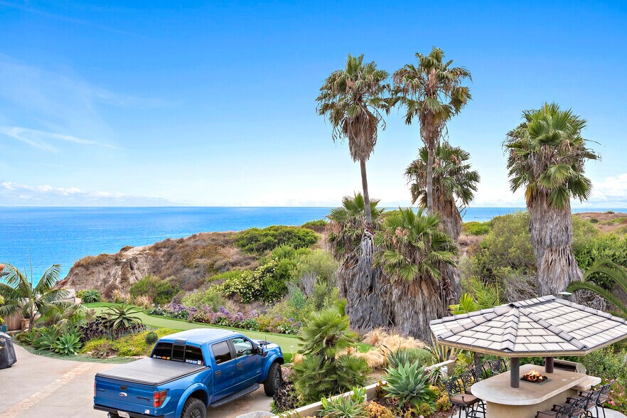 Building Photo - 3811 Vista Blanca
