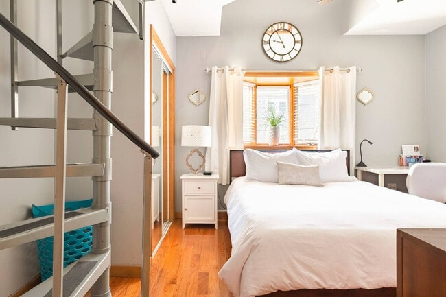 Building Photo - 152 Central Ave