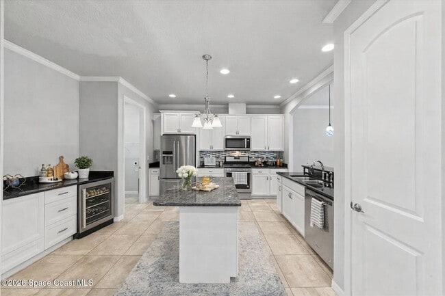 Building Photo - 7823 Loren Cove Dr