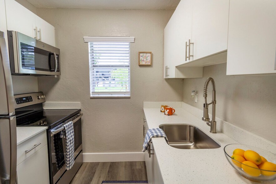 Building Photo - Vue on 67th