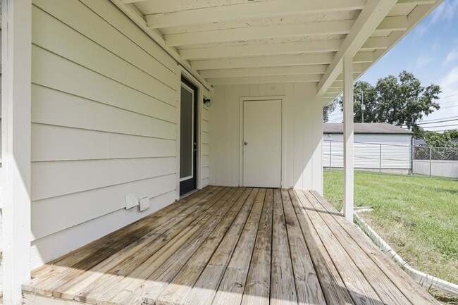 Building Photo - Cozy Ranch Home 30 Night Min Quiet Reynoldsburg