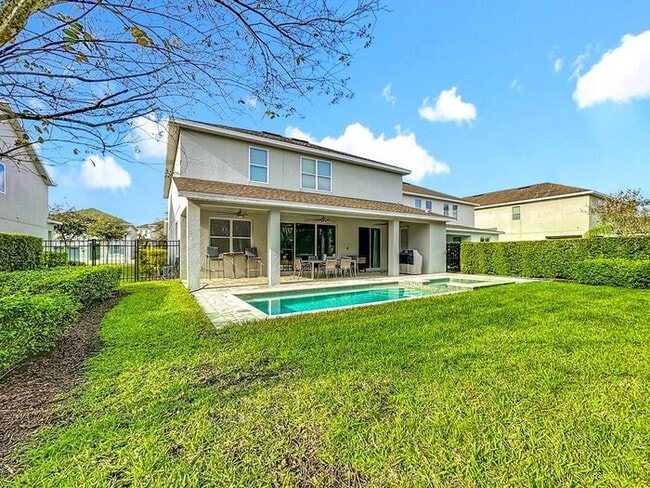 Building Photo - 8 Bedrooms 7 baths on a resort community