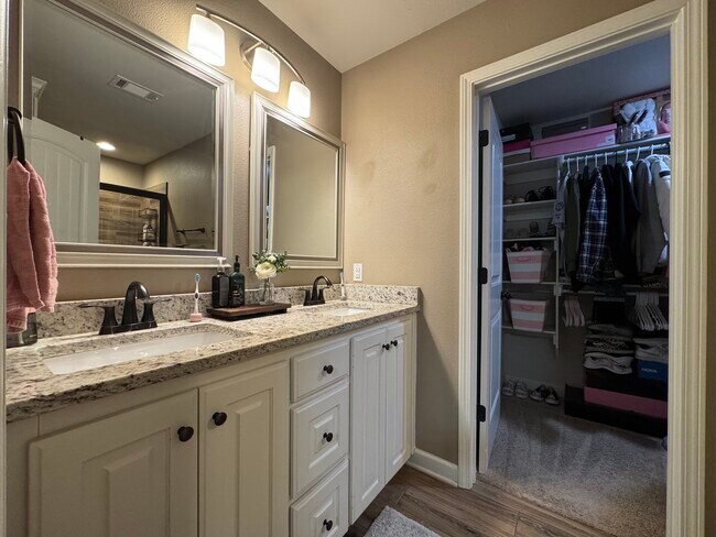 Building Photo - 21 Kasidyann Ct