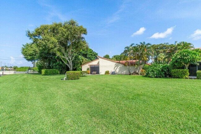 Building Photo - 5944 Forest Grove Dr