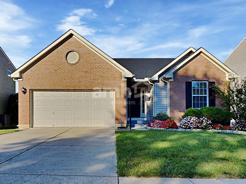 Primary Photo - 5668 Appaloosa Cir