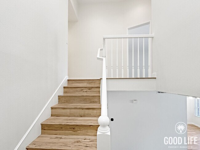 Building Photo - Fully Renovated 2BD/2.5BA in Aliso Viejo | Fireplace, Private Patio, Pool/Spa & Attached Garage