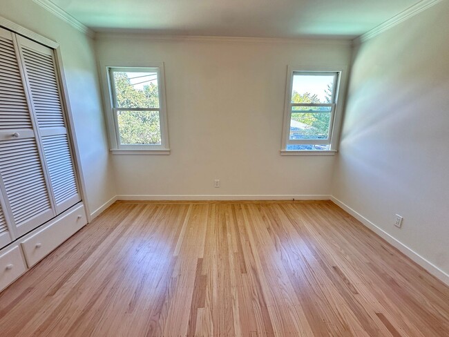 Building Photo - 9 Bungalow Ave
