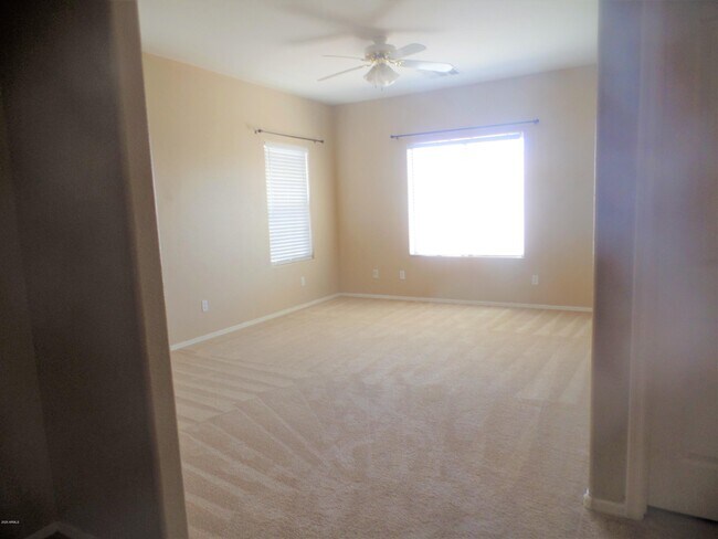 Building Photo - 1281 E Hampton Ln