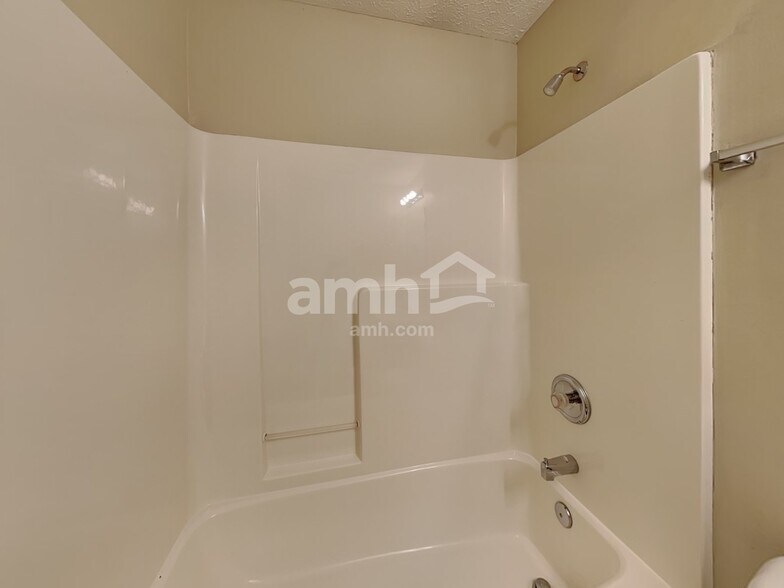 Building Photo - 1007 Rutherford Way