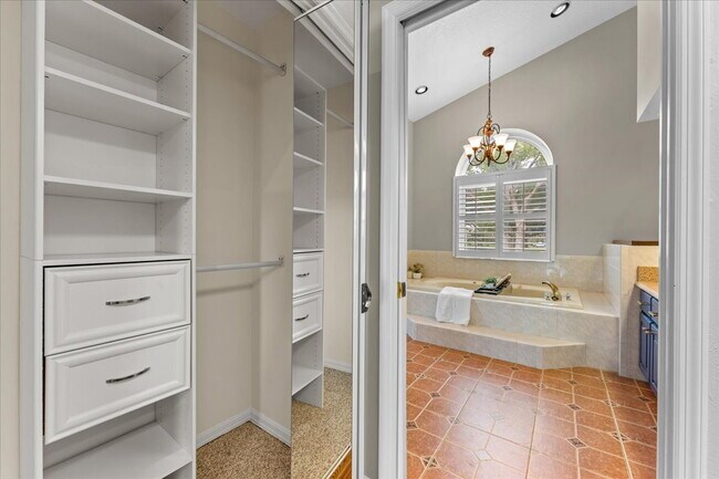 Building Photo - RENT THIS EXTRAORDINARY WATERFRONT HOME