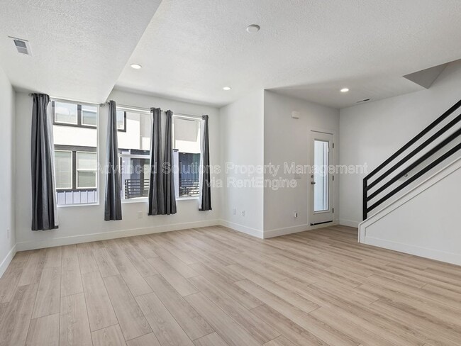 Building Photo - 142 Amboise Ct