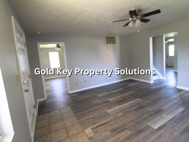 Building Photo - 2-Story 3 BR 1 BA House with Dining Room SECTION 8 APPROVED